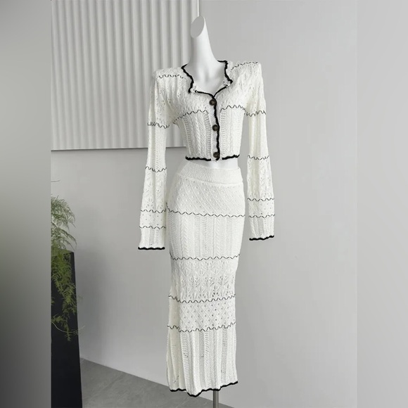 Commense Contrast Binding Knit Cardigan - Picture 2 of 14